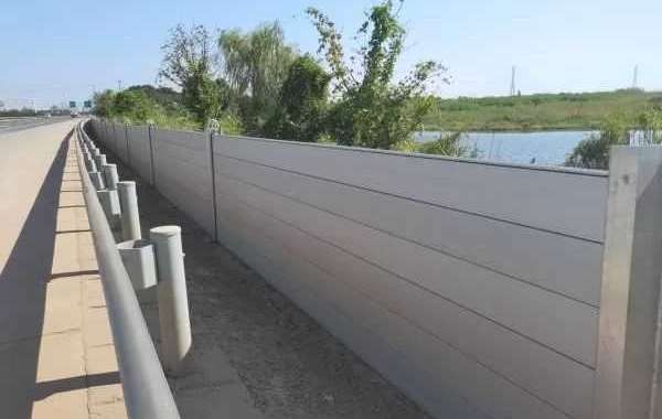 Advantages of highway crossing gate flood wall