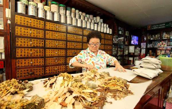 Taiwan's traditional medicine stores struggle on life support