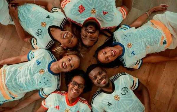 Adidas lanserar fotbollströjor för tre brasilianska fotbollsklubbar i samband med Black Awareness