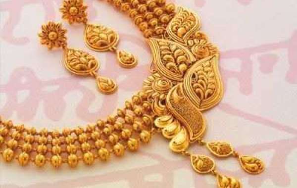 Golden Splendor: Unveiling Elegance at Ratan Chand Jwala Nath Jewellers in Chandni Chowk